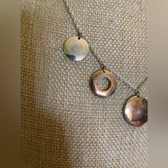 Elegant Silver Necklace with Circular Pendants - Picture 2 of 8